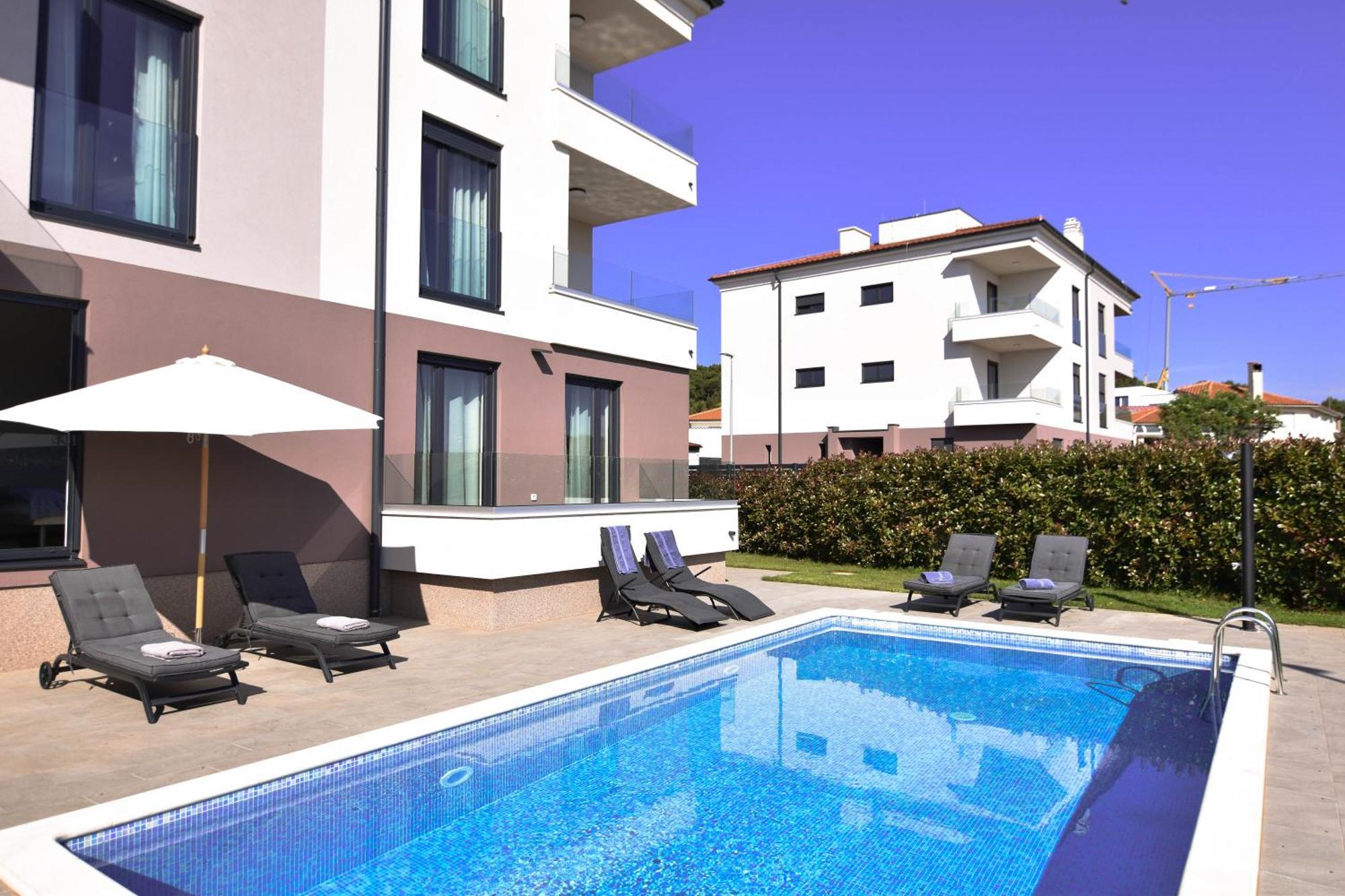 Luxury Apartment Faro With Sea View And Swimming Pool Premantura Exterior photo